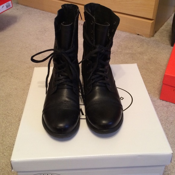 Steve Madden Troopa combat boots