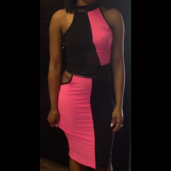 Neon pink/blk dress w/ trim - Picture 3 of 4
