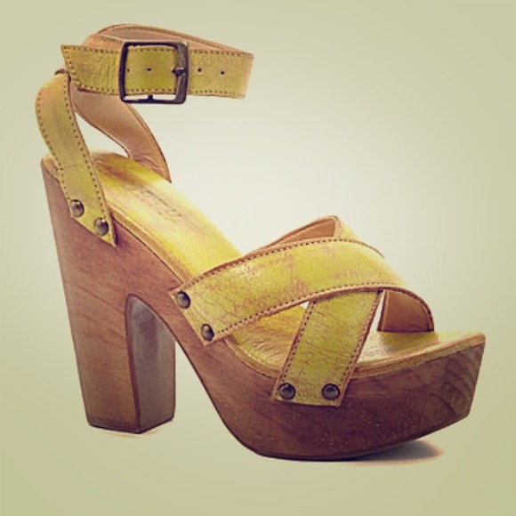 SOLD! Bed:Stu Madeline Sandal. Only worn once!