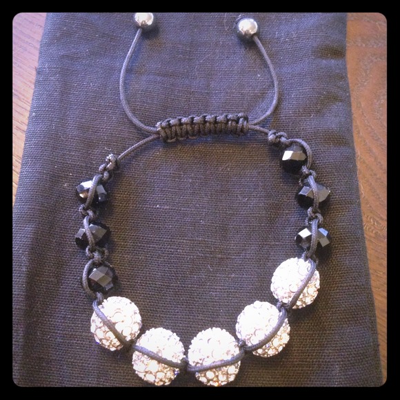 Bracelet crystal balls w black beads adjustable