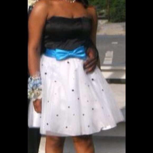 Blue/black/white prom dress - Picture 3 of 3