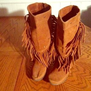Minnetonka flat western boots