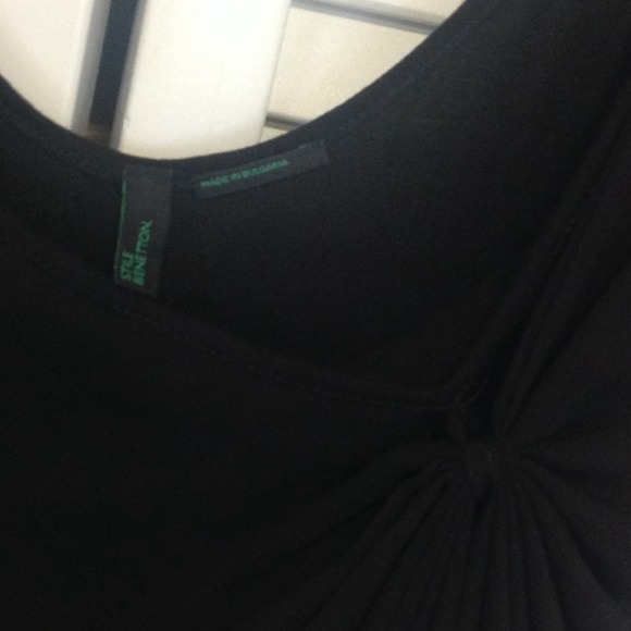 Black Benetton M top - Picture 4 of 4