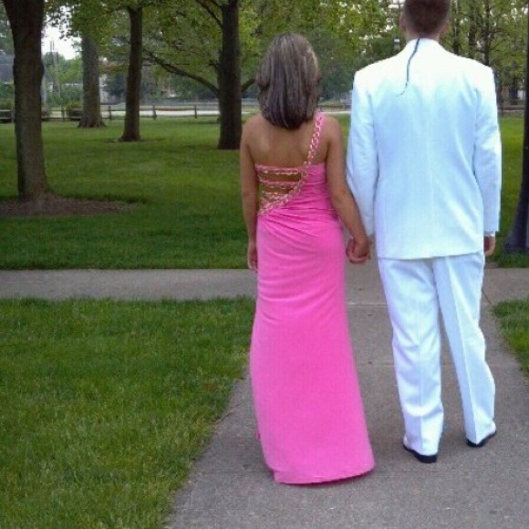 Dresses & Skirts - Chain linked prom dress