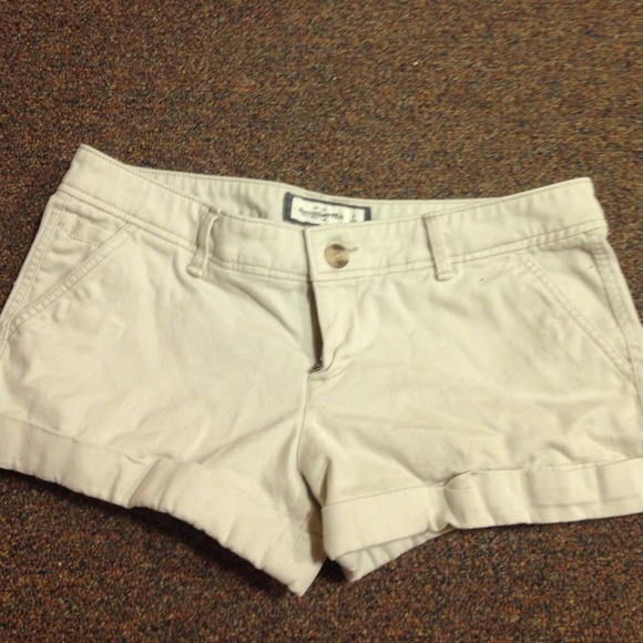 Khaki shorts Abercrombie and Fitch