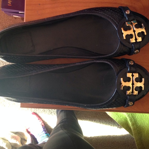 AUTHENTICC Tory Burch REVA Flats - Picture 2 of 4