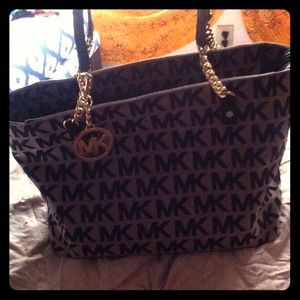 Michael kors purse