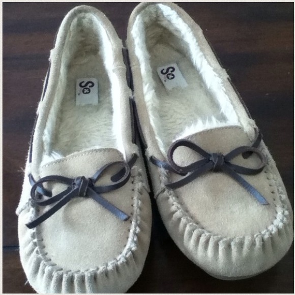 BUNDLE - Shoes, Shirt, Sweater Dress