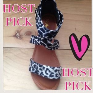 HP 🎀 Brand new cheetah sandals