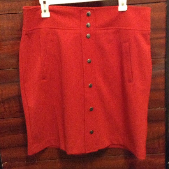 ??Beautiful Red skirt with pockets!