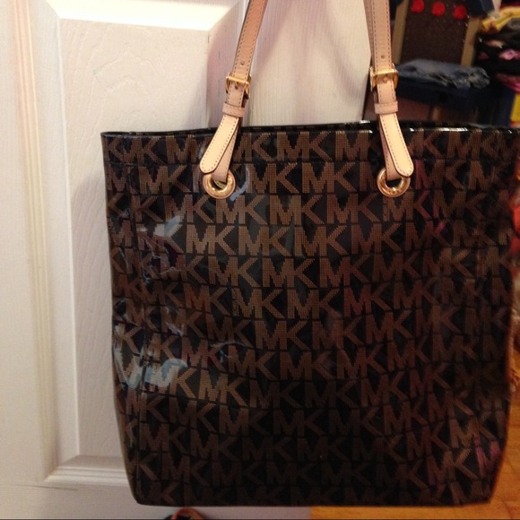 💯 percent aunthentic Michael Kors