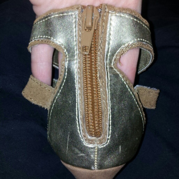 ** PRICE DROP!!** Gold/Suede Gladiator Heels ^~^ - Picture 4 of 4