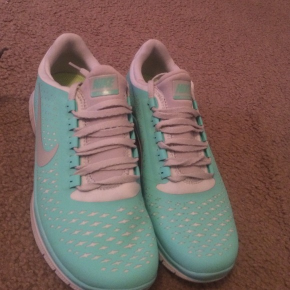 Crystal mint/gray women's nike free 3.0 v4.