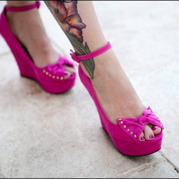 Fuschia Pink Peeptoe Wedges with Bow