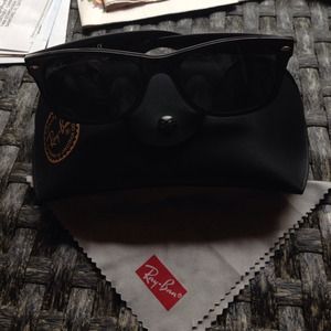 Reduced🌷 Unisex black Ray Ban sunglasses