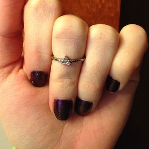 Above knuckle ring