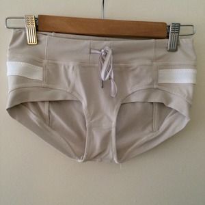 Lululemon Sand Dune Heat It Up Shorts