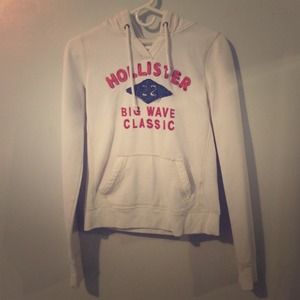 ⭐️REDUCED ⭐️Hollister Sweatshirt!