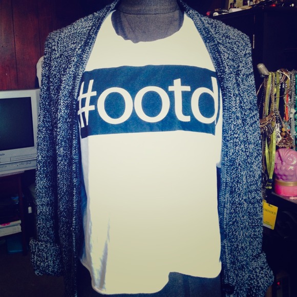 Cropped Graphic Tee