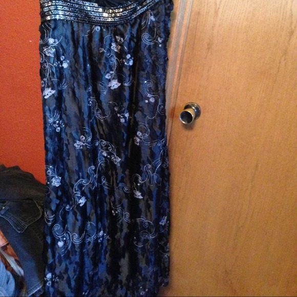 Prom dress - Picture 4 of 4