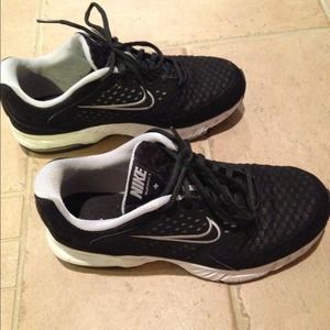 Make an offer!! Nike Milerwalk 2