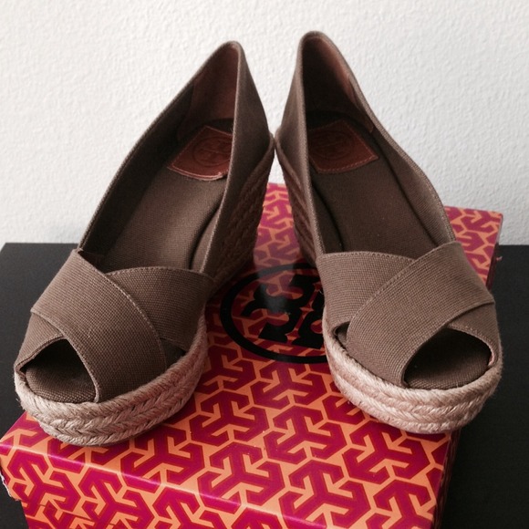 💯% Auth. Tory Burch Filipa Espadrille Wedge