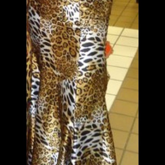 Tony bowls dress - Picture 2 of 3