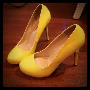 REDUCED!!! Hot Yellow Heels!