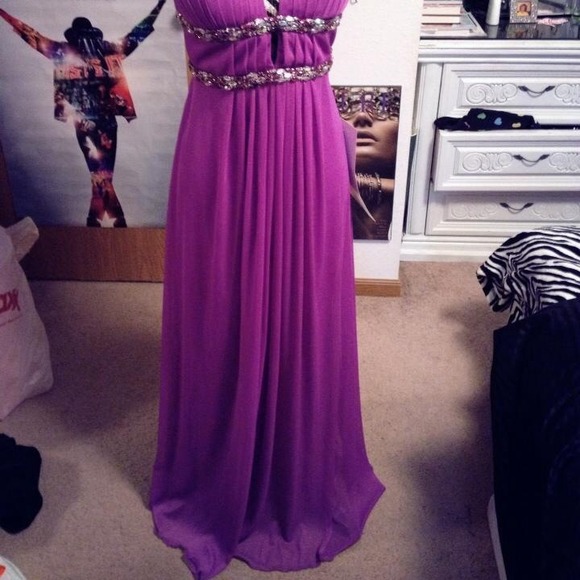 Prom dress - Picture 2 of 3