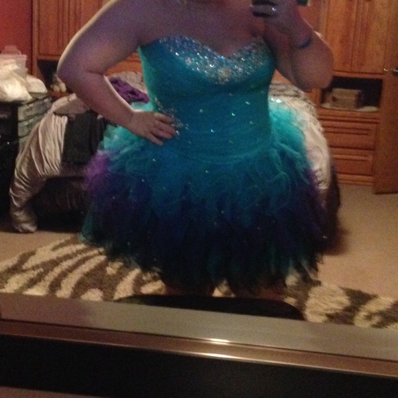 Prom dress - Picture 4 of 4