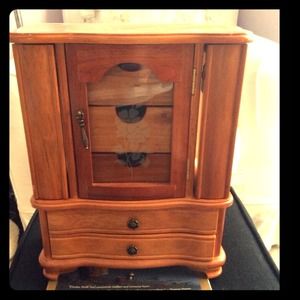 Wooden oak jewelry box (handmade).