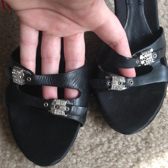 ⤵️{Blingy Heels} by Nine West - Picture 2 of 4