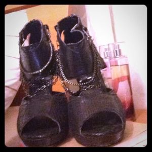 Sexy peep toes heels💄