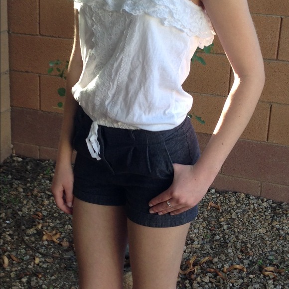 Shorts - Picture 3 of 3