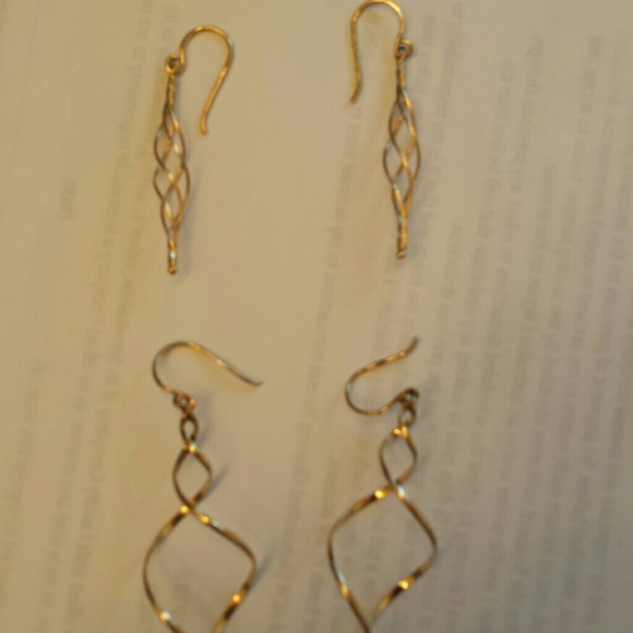 Bundle earrings and turquoise nexklace