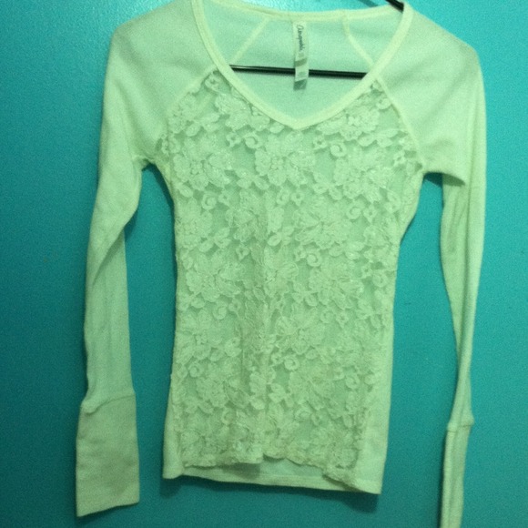 Never before worn lace front Aeropostale top.