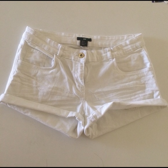 H&M white high waist shorts
