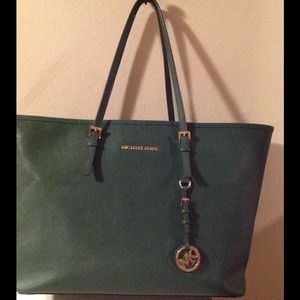 Michael Kors Jet Set Tote