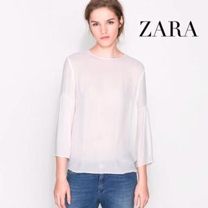 ZARA. New blouse with gathered sleeve