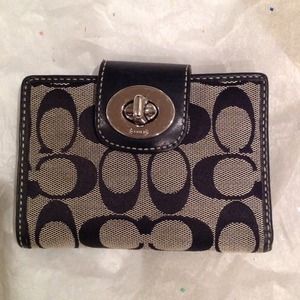 100% Authentic coach wallet.