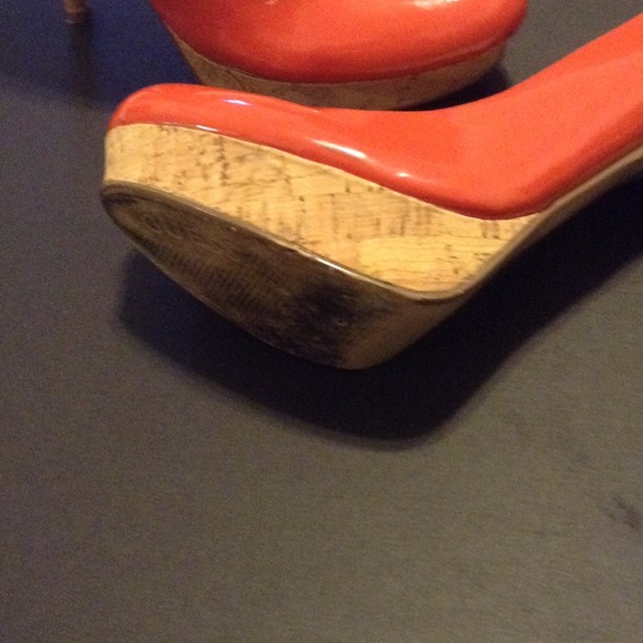 Coral to orange heels - Picture 2 of 3