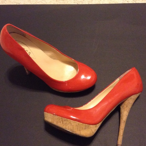 Coral to orange heels - Picture 3 of 3