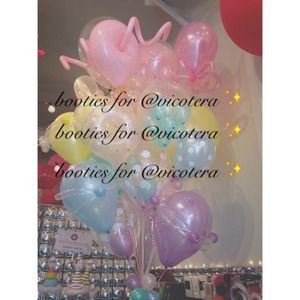 😛 cut-out black booties 😎