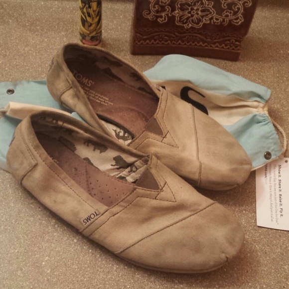 Toms