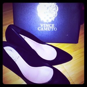 SALE 🎉 Vince Camuto Black Pumps