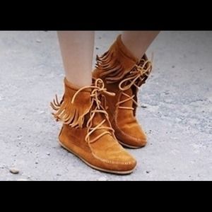 🍂 ankle hi minnetonka booties 🍂