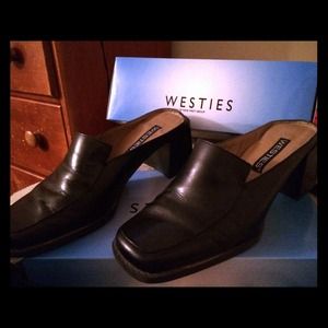 Westies black slip on shoes