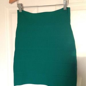 Bcbgmaxazria small emerald green knit rayon