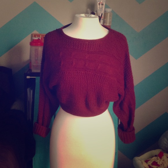 Derek heart slouchy crop top sweater size small