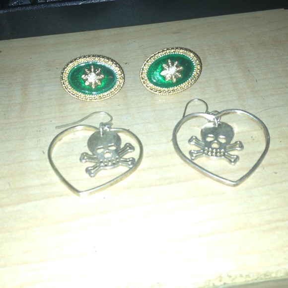 Emerald green/gold and skull earrings.